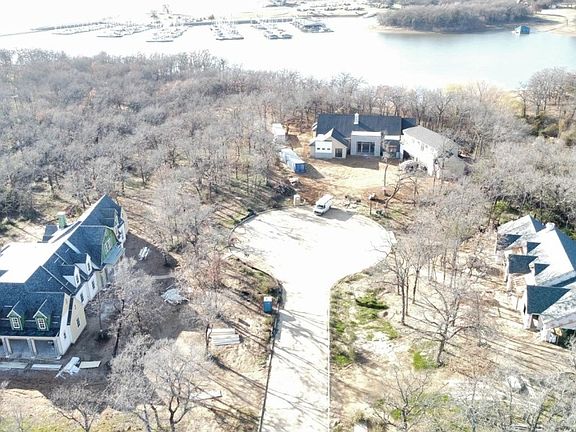 5th image of 322 Arbor Cove Ln