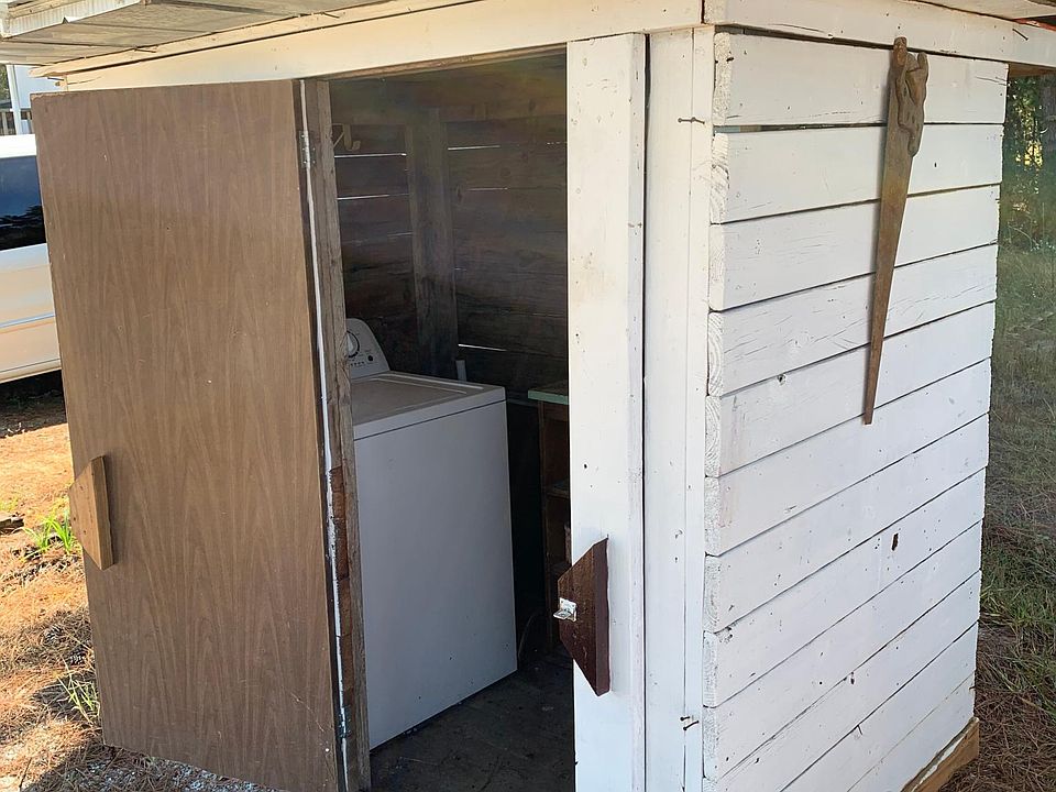 2nd image of 114 Flea Market Dr