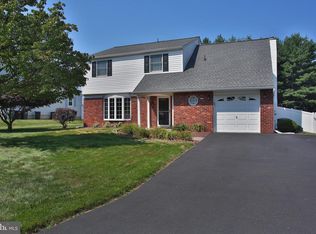 32 Penn Cir, Southampton, PA 18966
