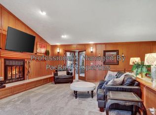 10200 Hampton Cir, Anchorage, AK 99507