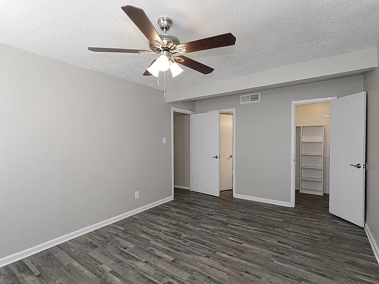 B2 - 2BD, 2BA - 1201SF - Master Bedroom