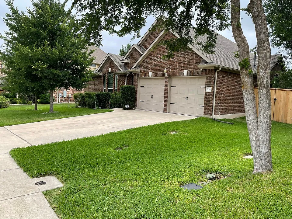 209 Monahans Dr