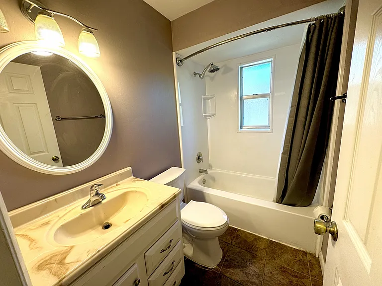 1307 SW Santa Barbara Pl — Photo 5