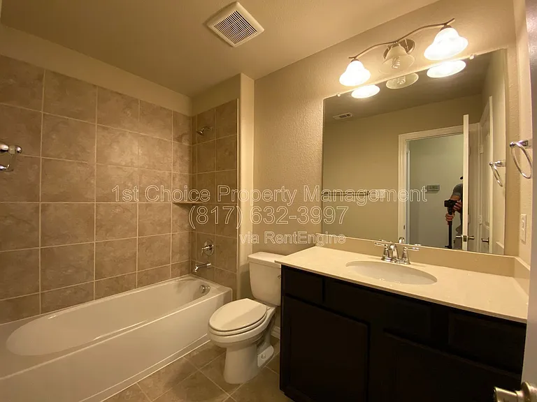 927 Bentley Dr — Photo 29