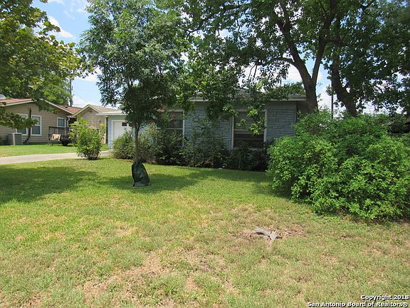 4th image of 455 Storeywood Dr
