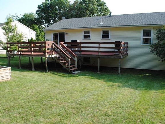 3rd image of 90 Mount Pleasant View Ave