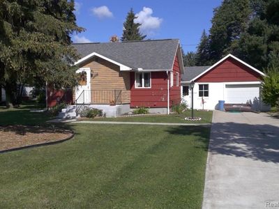 3209 Hospers St, Grand Blanc, MI, 48439