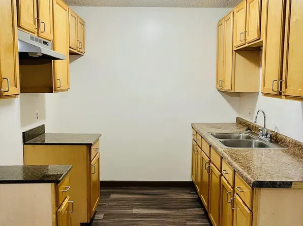 3701 James St APT 1G, McHenry, IL 60050