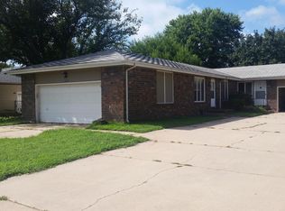 1012 E Redwood Rd, Derby, KS 67037