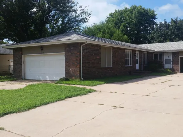 1012 E Redwood Rd, Derby, KS 67037
