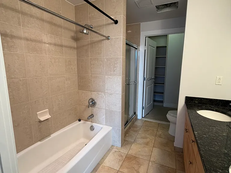 301 Massachusetts Ave NW #402 — Photo 38