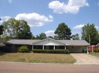813 Fallwood Dr, Columbus, MS 39702