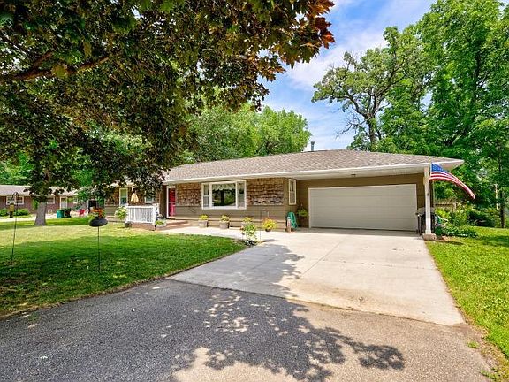 4th image of 1805 Oakwood Ter