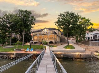 1348 Palisades Dr, Lake Ozark, MO 65049