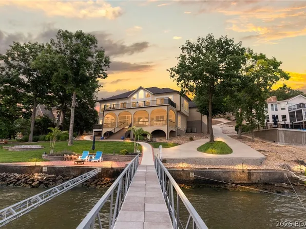 1348 Palisades Dr, Lake Ozark, MO 65049