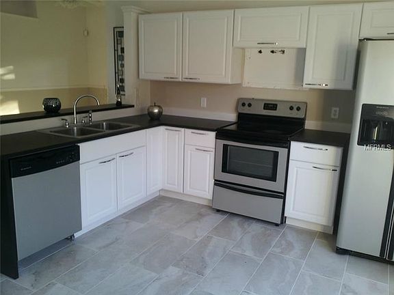 4th image of 2928 Twin Oaks Dr