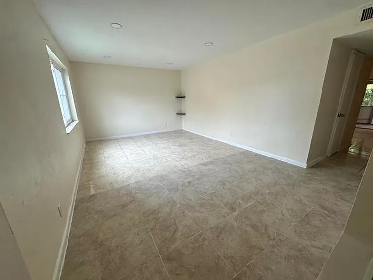 5614 Blueberry Ct — Photo 4