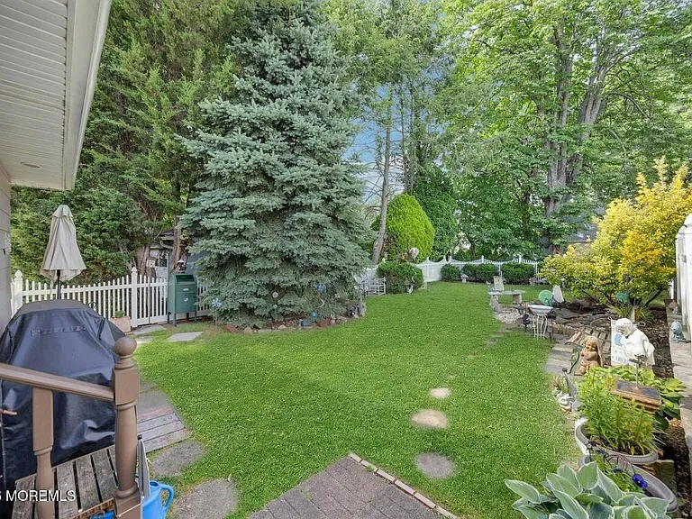 184 W Passaic Ave — Photo 13