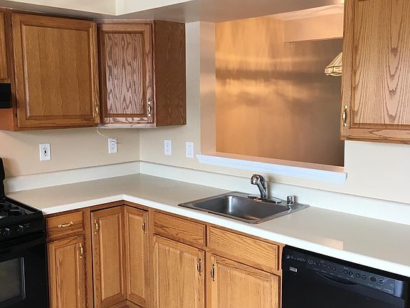 3rd image of 5647 Queen Anne Ct