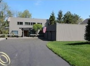 1778 Golf Ridge Dr S, Bloomfield Hills, MI 48302