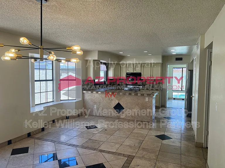 5431 W Cochise Dr — Photo 5