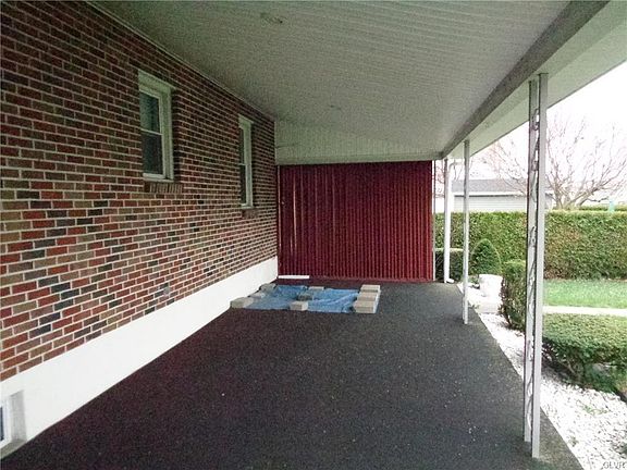 4th image of 465 E 11th St