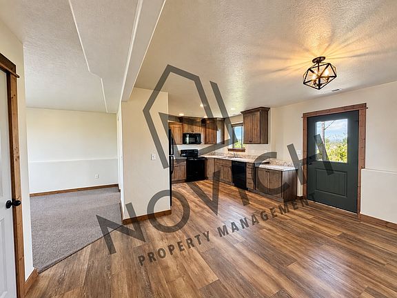 3rd image of 86 Tuke Ln