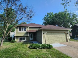 10385 Bluebird St NW, Coon Rapids, MN 55433