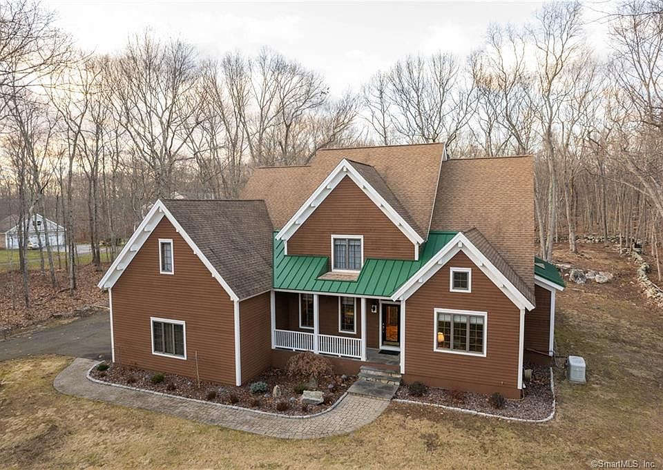 1st image of 11 Maywood Dr