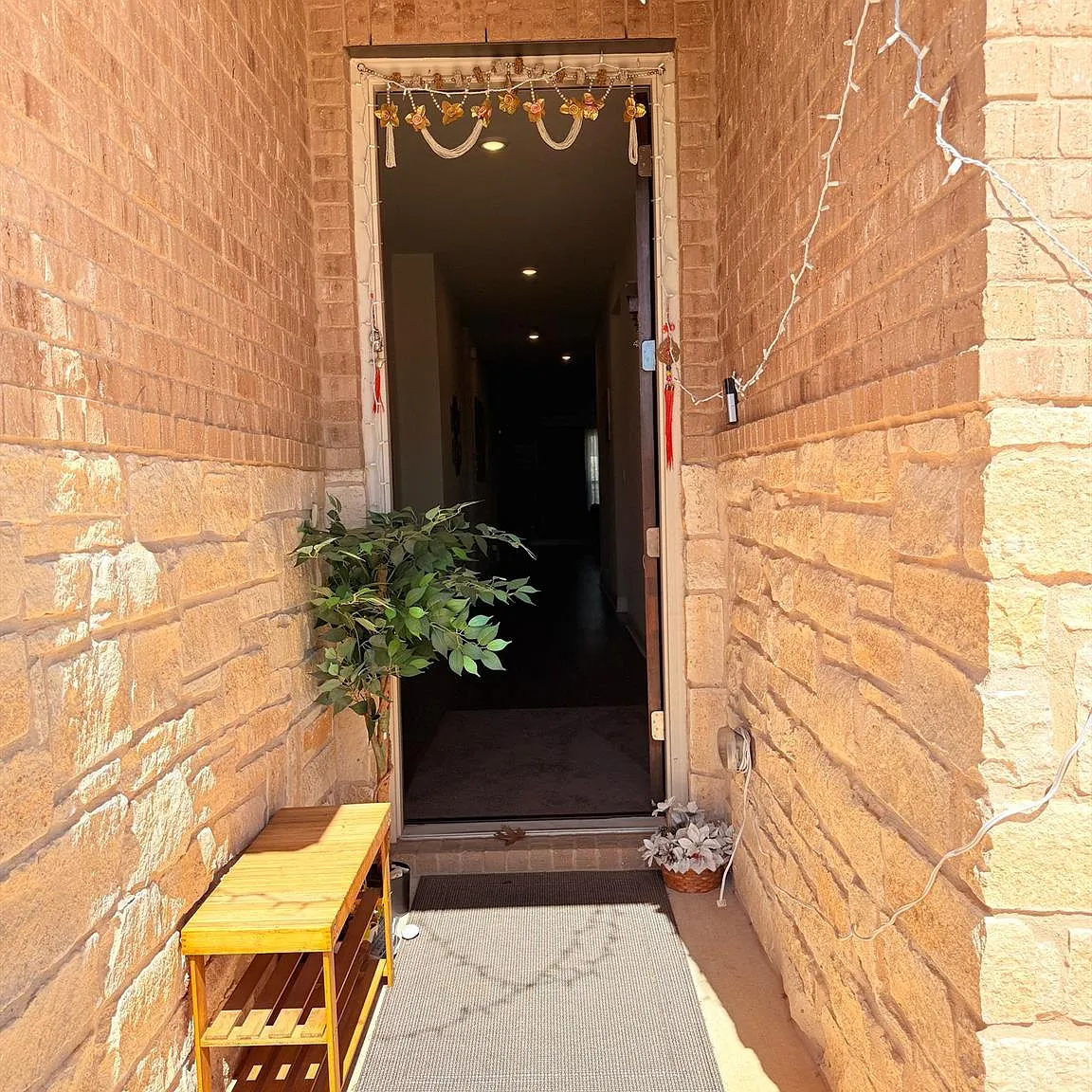 4 bed, 3.0 bath, 2173 sqft, $2,290 — Photo 3