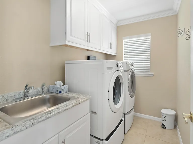 1300 Silverstrand Dr — Photo 32