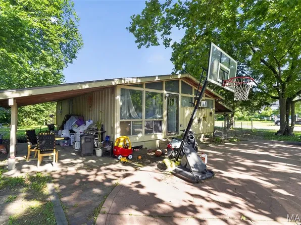 107 N Lincoln Ave, Knob Noster, MO 65336