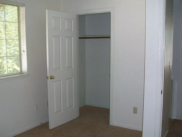 1033 Ralston St #4 — Photo 8