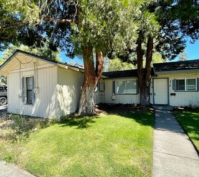 Newport Ave Triplex - 00404-NEWP-00