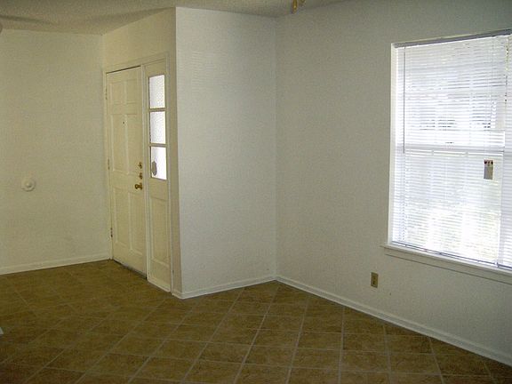 5th image of 8330 Glen Breeze