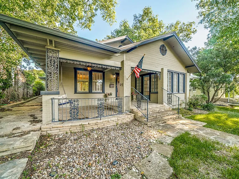 307 Rosemary Ave — Photo 2