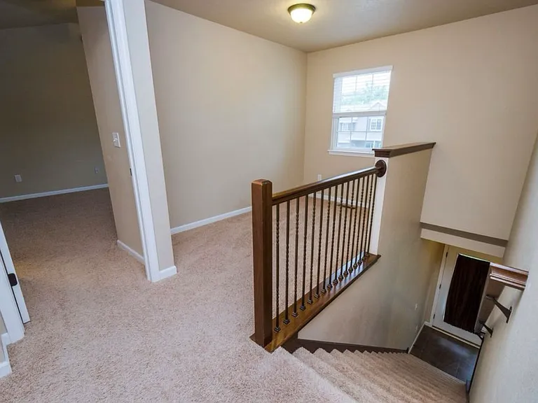 1574 Burr Dr — Photo 9