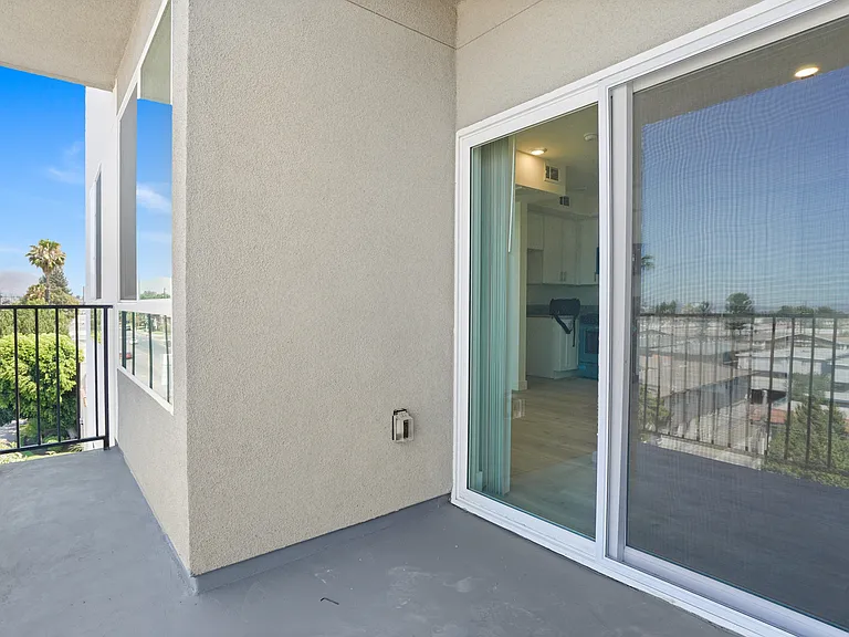 8802 Van Nuys Blvd — Photo 5