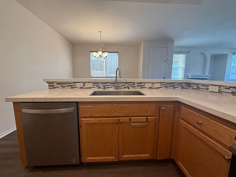 1357 Burgundy Dr — Photo 7