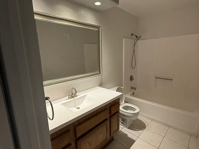 4240 Menlo Ave #12 — Photo 16
