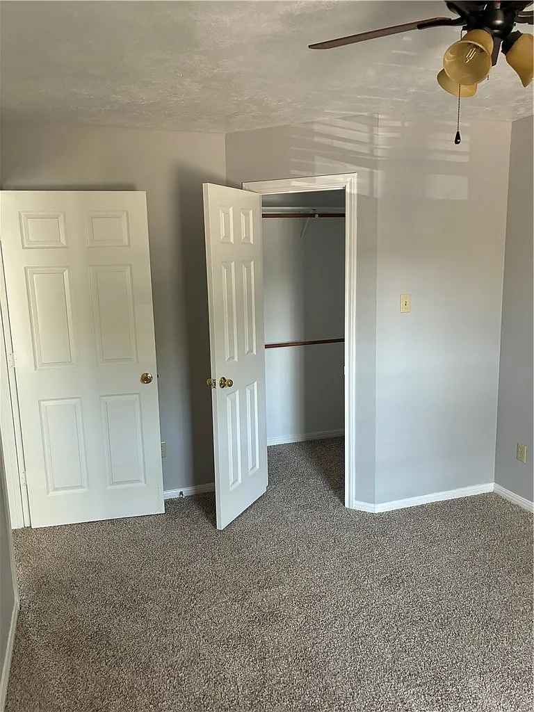3 bed, 2.5 bath, 6192 sqft, $1,200 — Photo 2