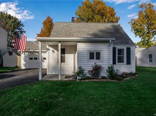 5 Hemlock Ln, Amherst, NY 14226