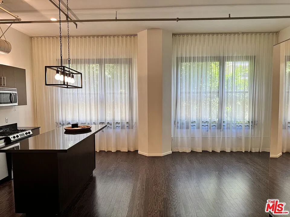 1645 N Vine St — Photo 3