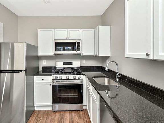 4th image of 1903 Columbus Ave