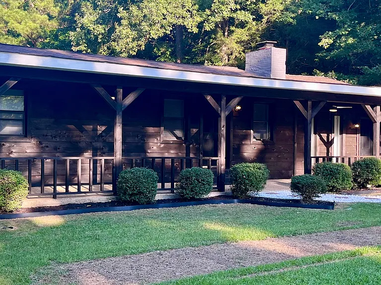 378 Badger Ln — Photo 1