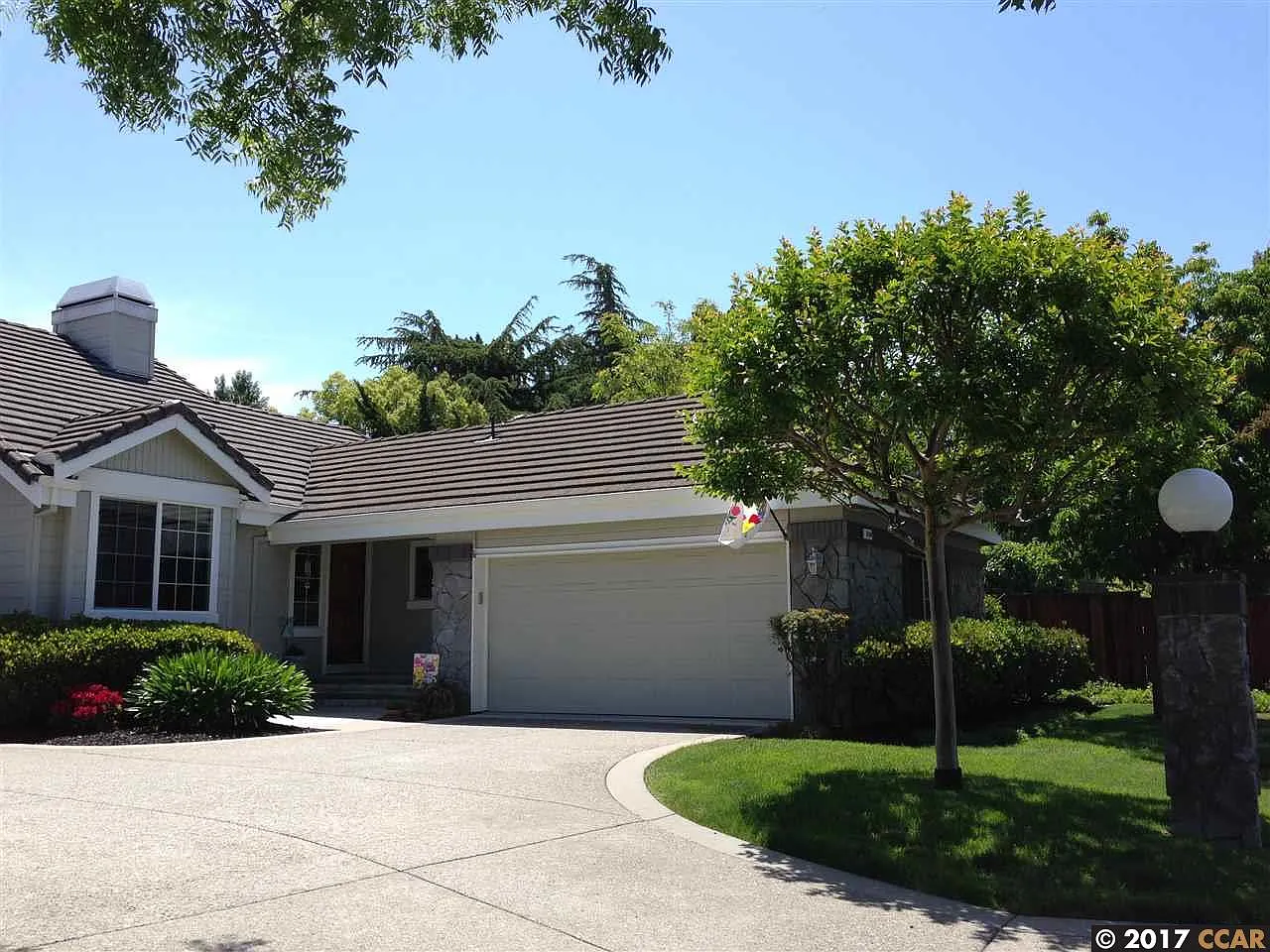 1414 Greystone Ln photo 1