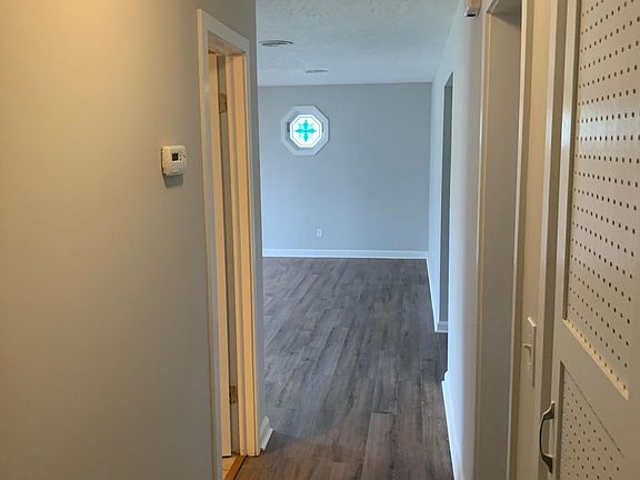 4th image of 2318 Diane Ave