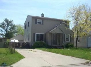 25008 Lovell St, Saint Clair Shores, MI 48080