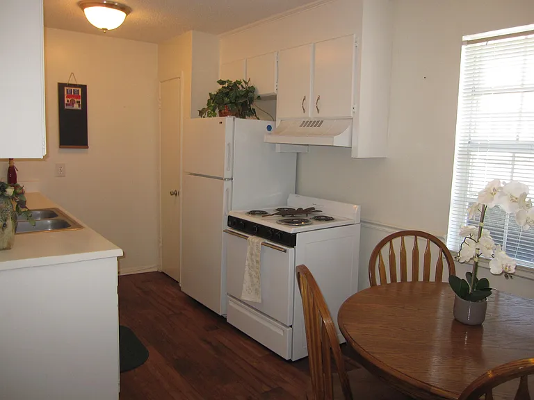 Hunting Ridge Apartments — Photo 39