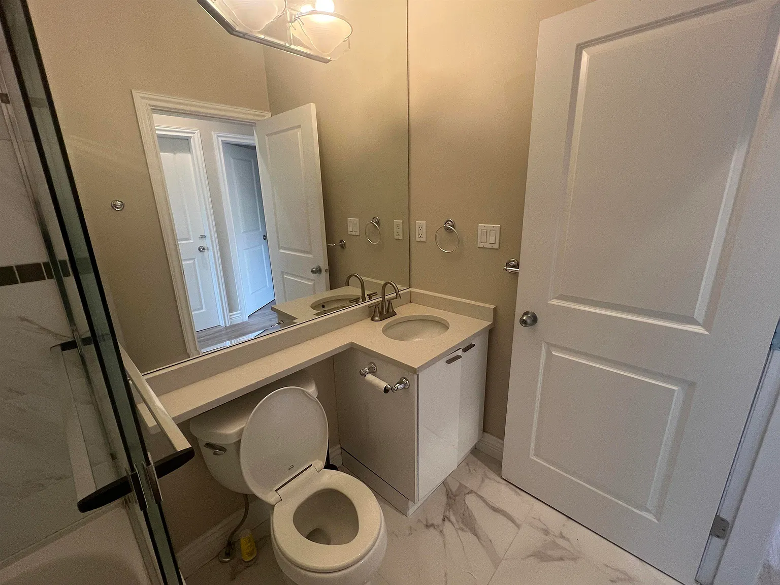 3 bed, 904 sqft, $2,900 — Photo 4